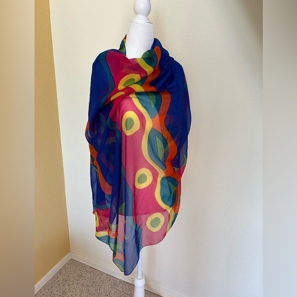 Gently used abstract shawl in multicolor Sz OS - Picture 1 of 5